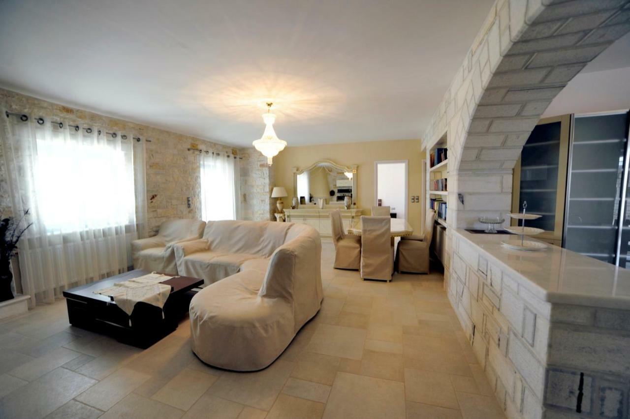 Villa Busho Náusza Kültér fotó